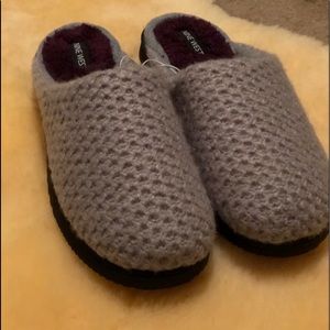 Men’s Nine West slippers